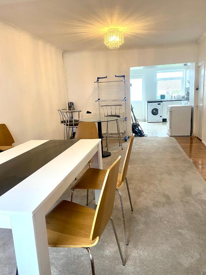 Single Bed In A Peaceful House In Morriston